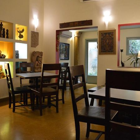 G 49 Bed & Breakfast Νέο Δελχί Εξωτερικό φωτογραφία