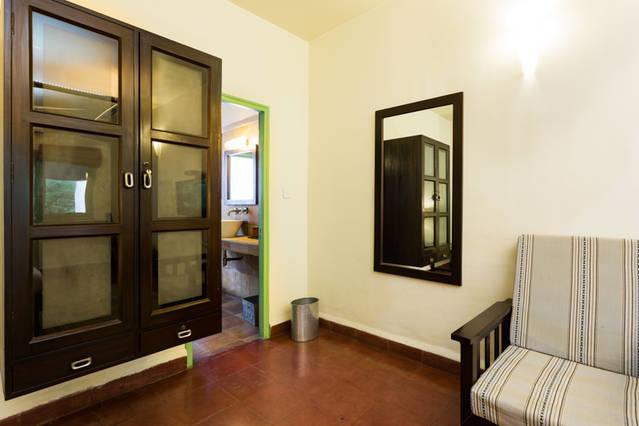 G 49 Bed & Breakfast Νέο Δελχί Εξωτερικό φωτογραφία
