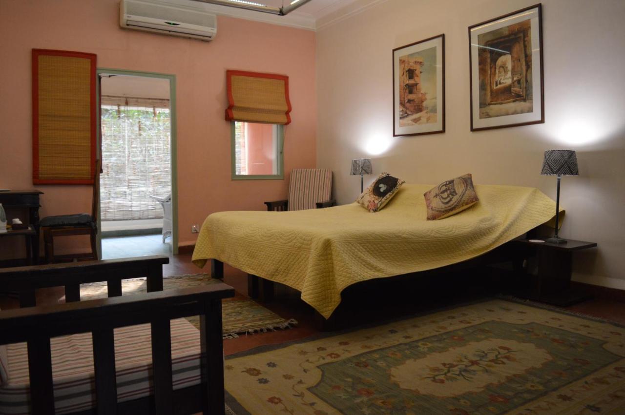 G 49 Bed & Breakfast Νέο Δελχί Εξωτερικό φωτογραφία