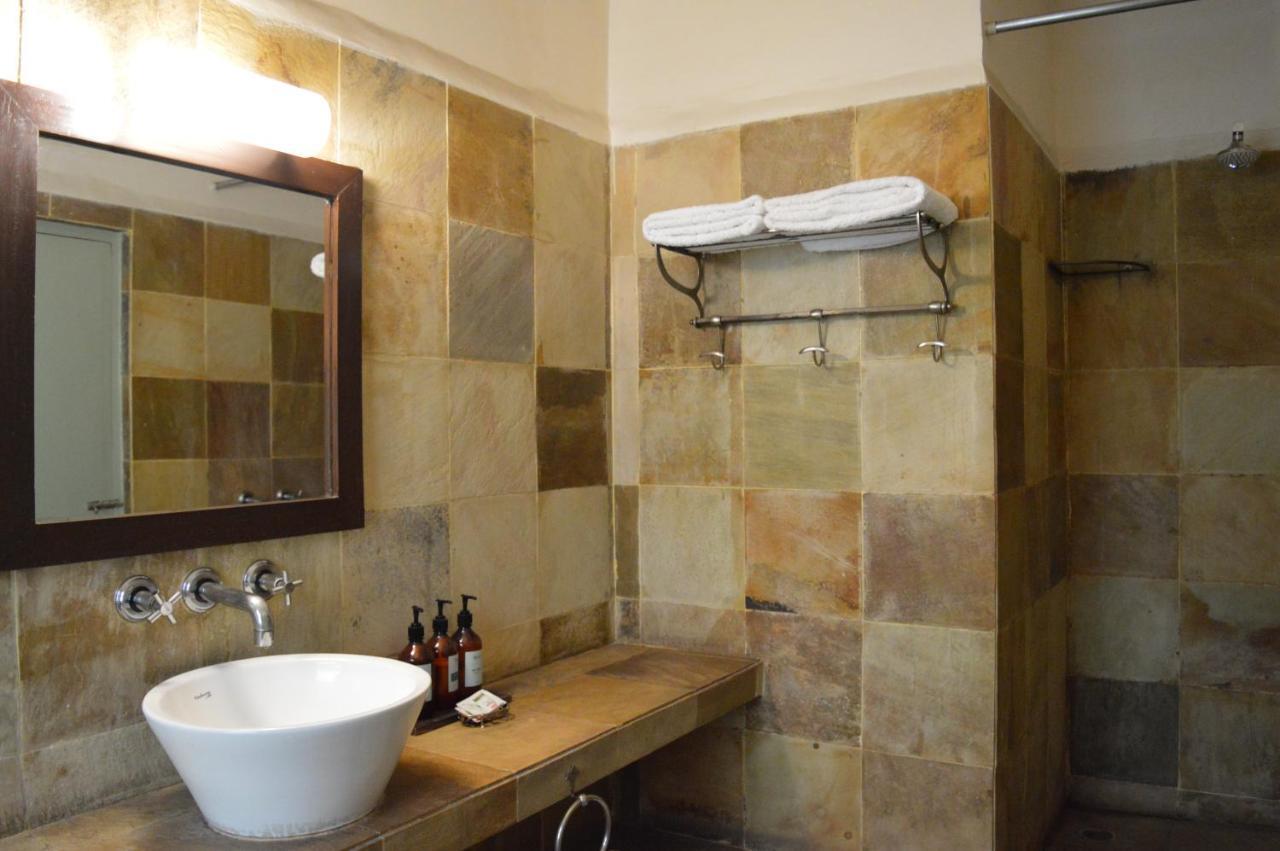 G 49 Bed & Breakfast Νέο Δελχί Εξωτερικό φωτογραφία