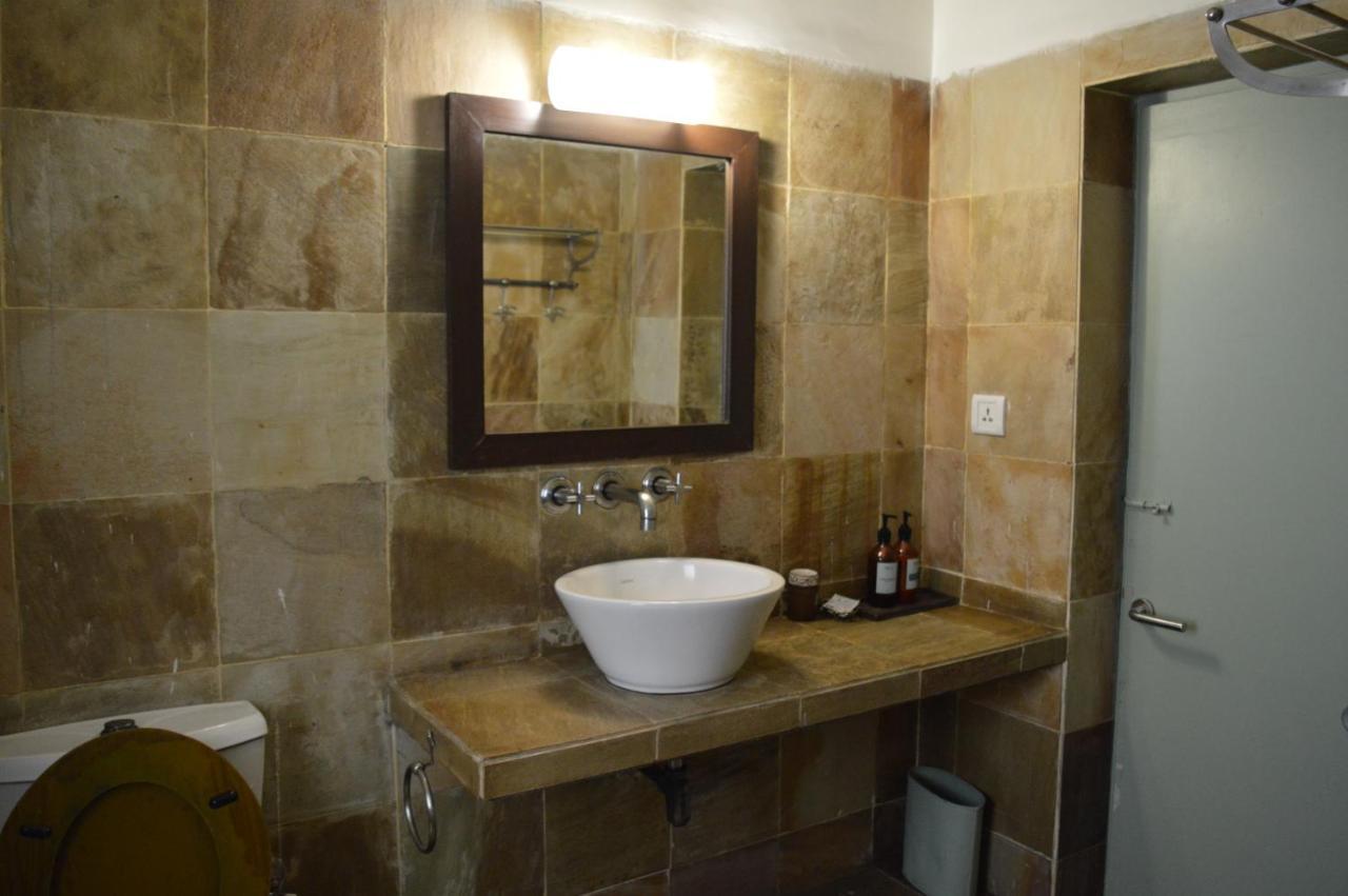 G 49 Bed & Breakfast Νέο Δελχί Εξωτερικό φωτογραφία